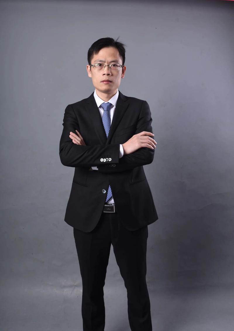 周洪 视觉与舞美负责人